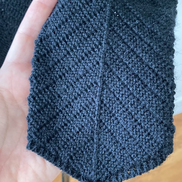 Beautiful Scalloped Edge Cardigan - Picture 5 of 12